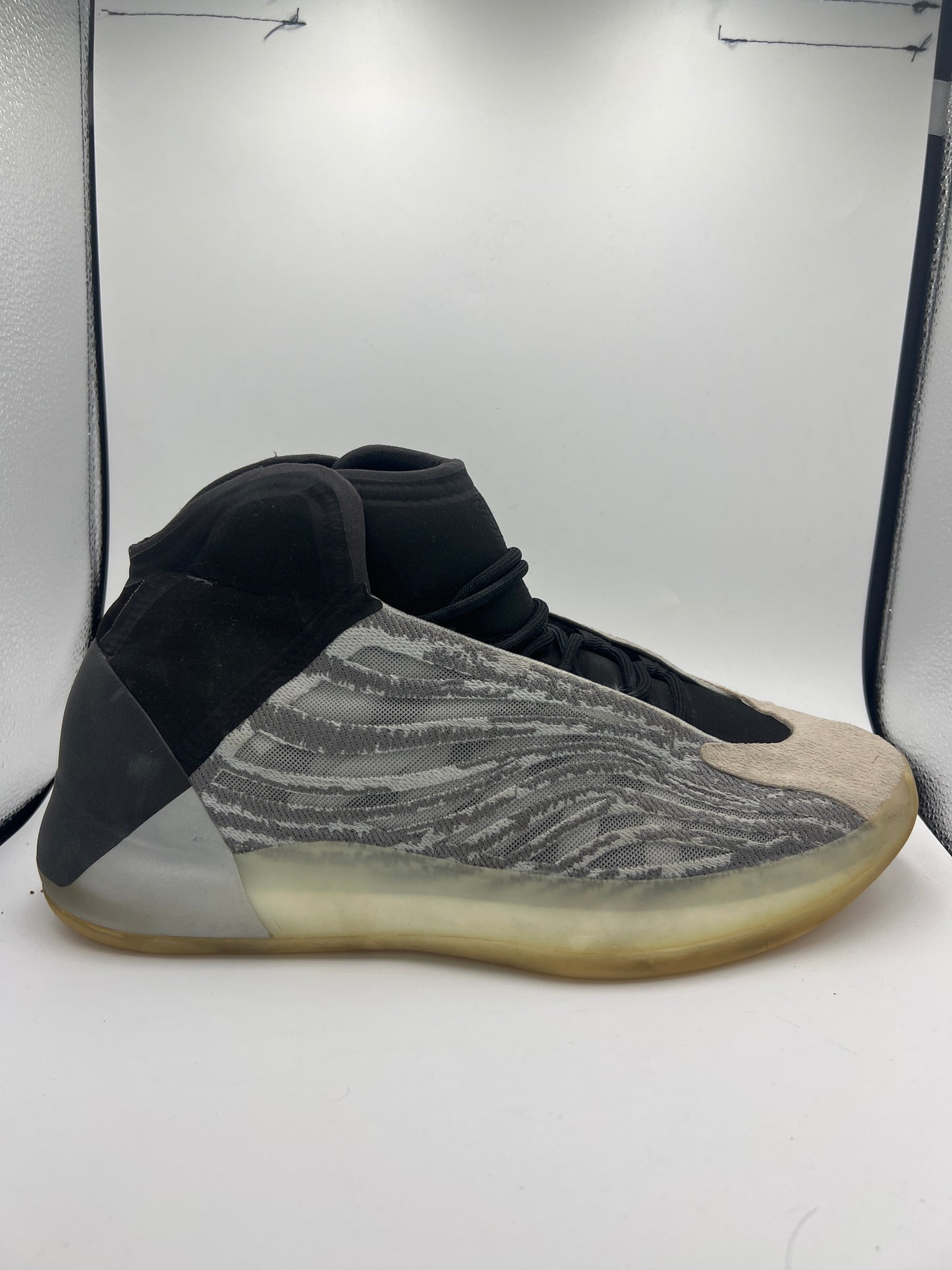 YEEZY QNTM "QUANTUM"