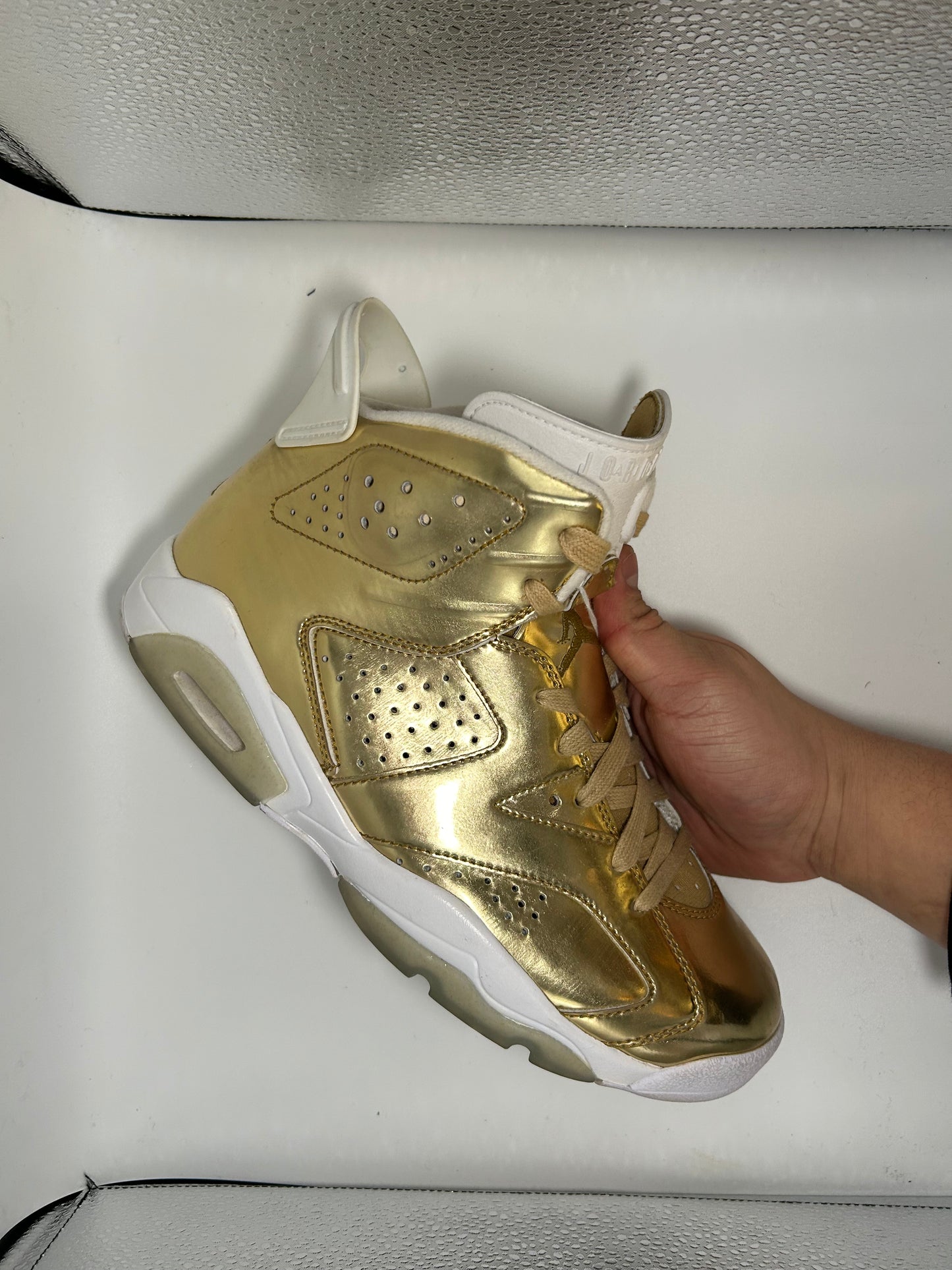 Jordan 6 “Pinnacle Metallic Gold”