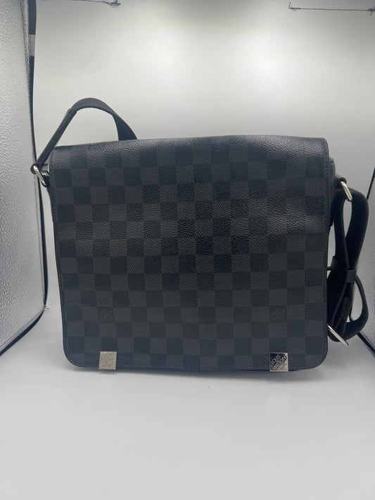 LOUIS VUITTON MENS MESSENGER BAG
