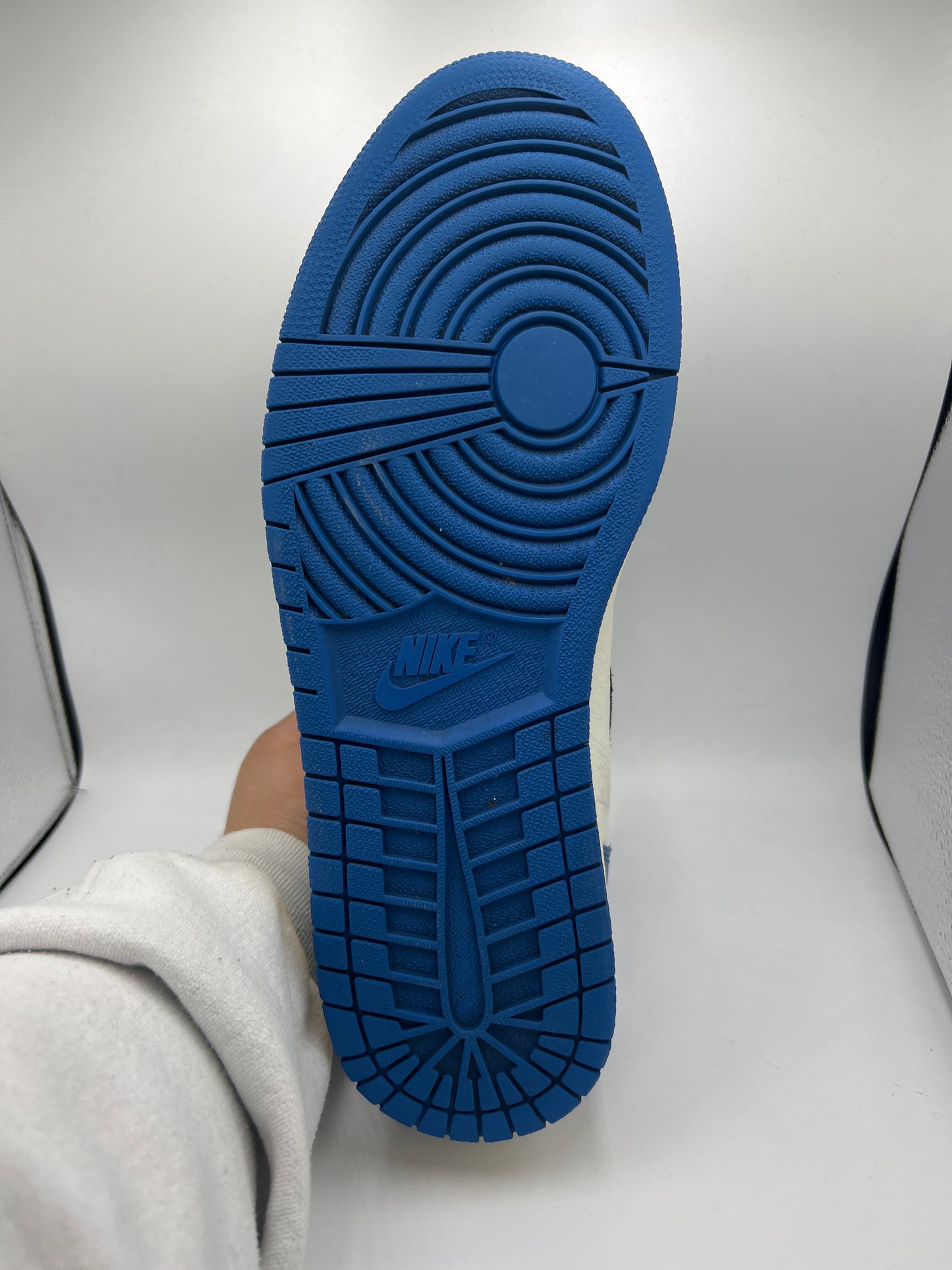 JORDAN 1 HIGH X FRAGMENT X TRAVIS SCOTT