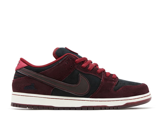 NIKE DUNK SB LOW X RIOT SKATESHOP "MAHOGANY DARK BEET ROOT"