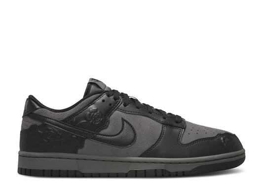 NIKE DUNK LOW "BLACK ROSES"