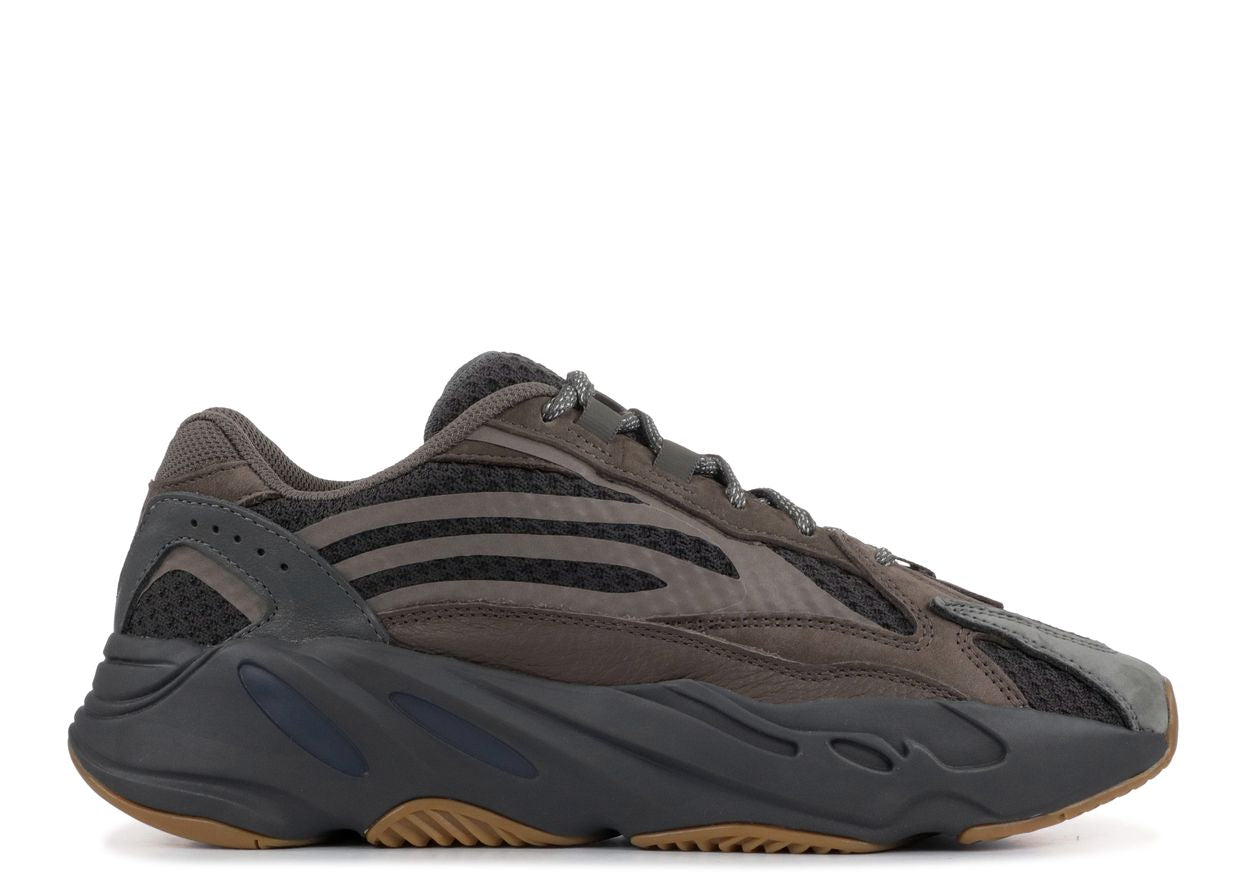 YEEZY 700 v2"GEODE"