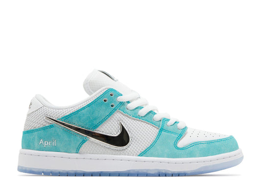 NIKE DUNK LOW SB X APRIL SKTE BOARDS "TURBO GREEN"