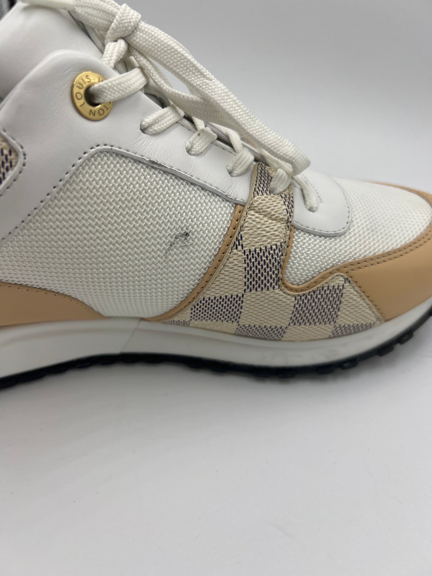 LOUIS VUITTON RUN AWAY SNEAKER "WHITE CREAM DAMIE"