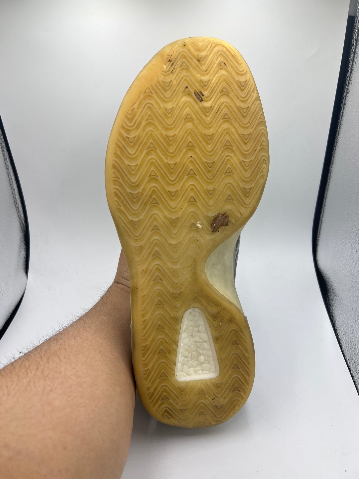 YEEZY QNTM "QUANTUM"
