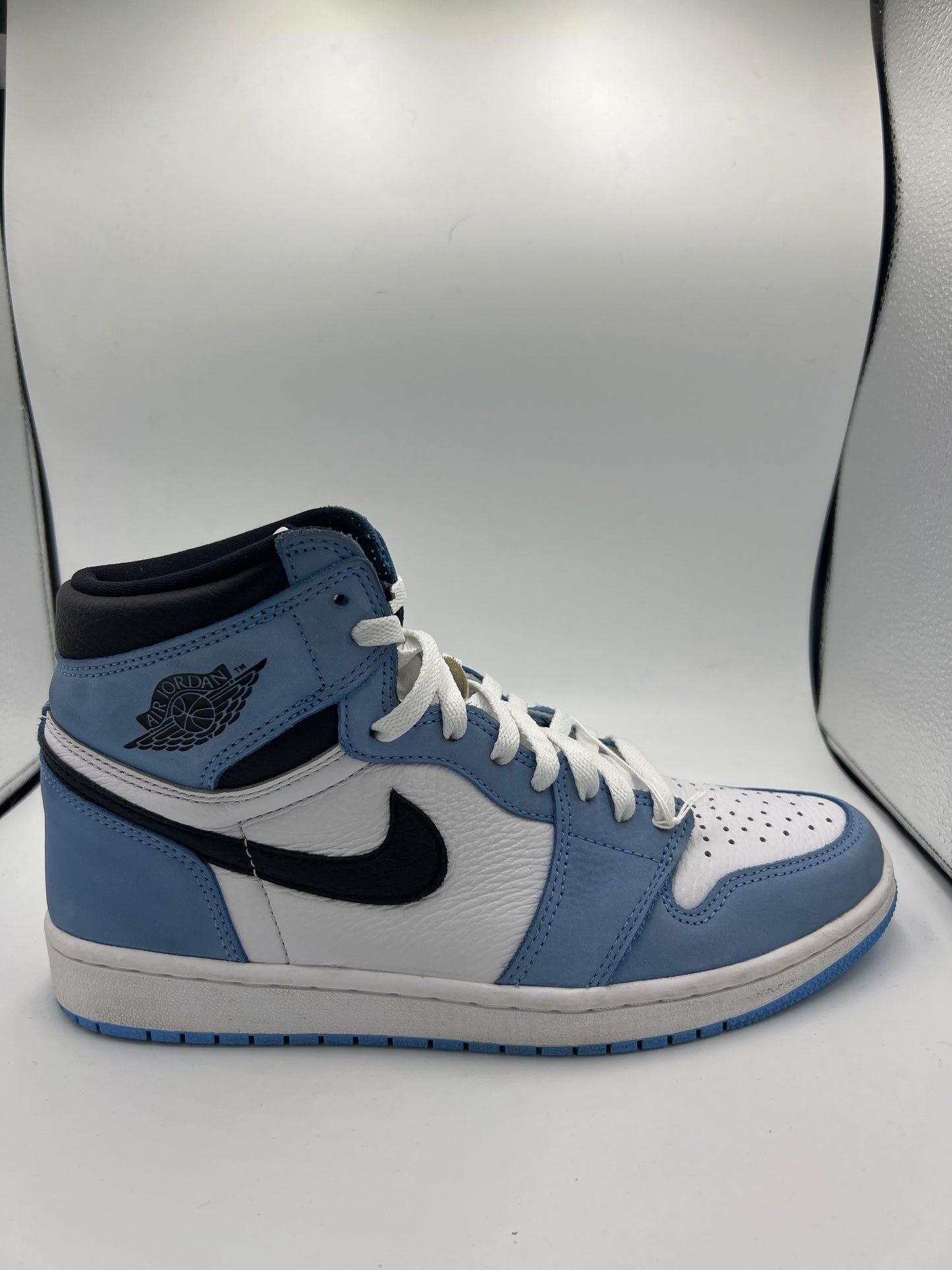 JORDAN 1 "UNC"