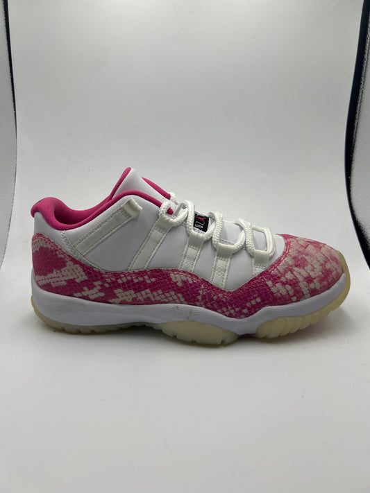 JORDAN 11 LOW "PINK SNAKESKIN"