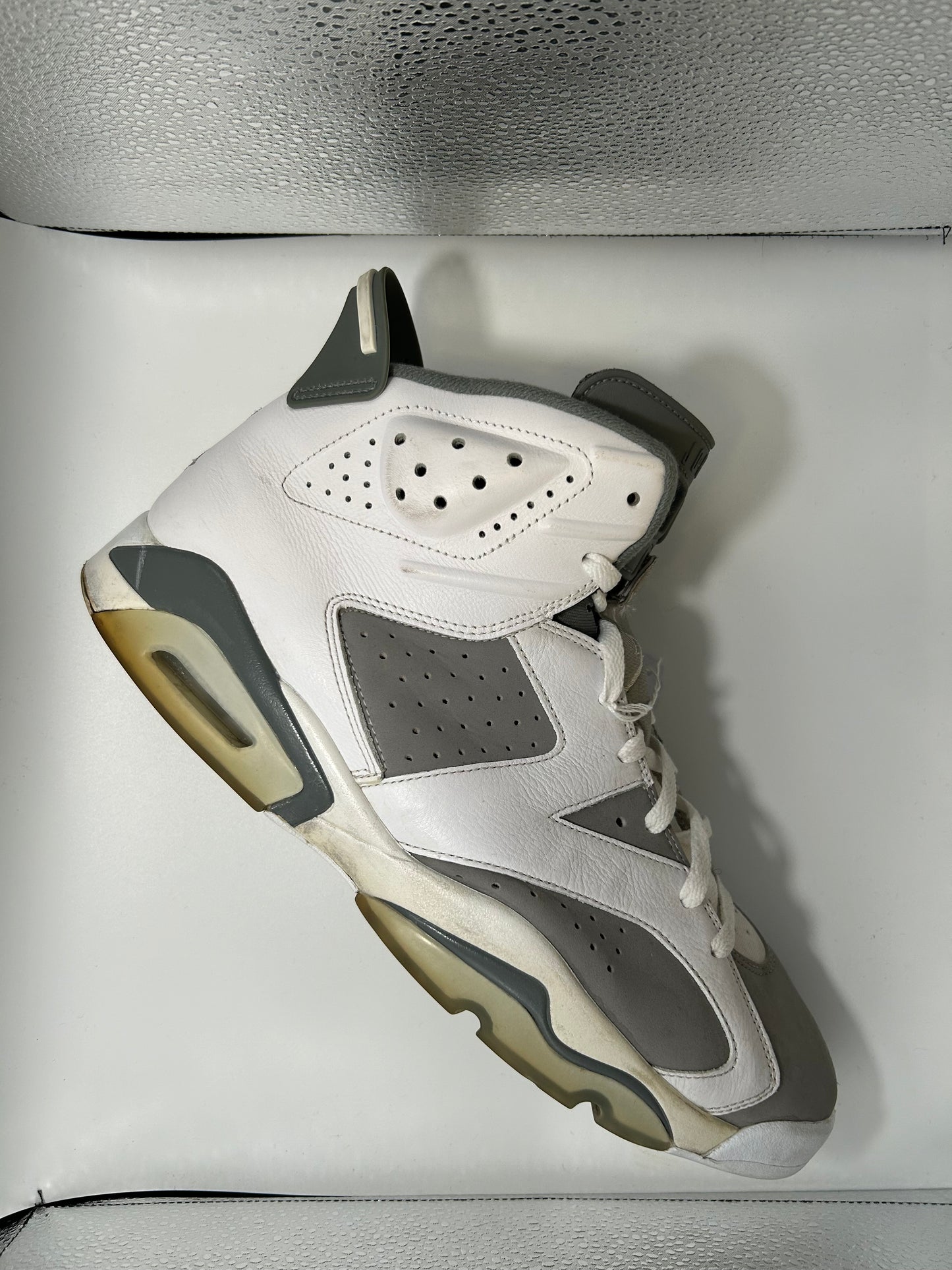 Jordan 6 Retro “cool grey”