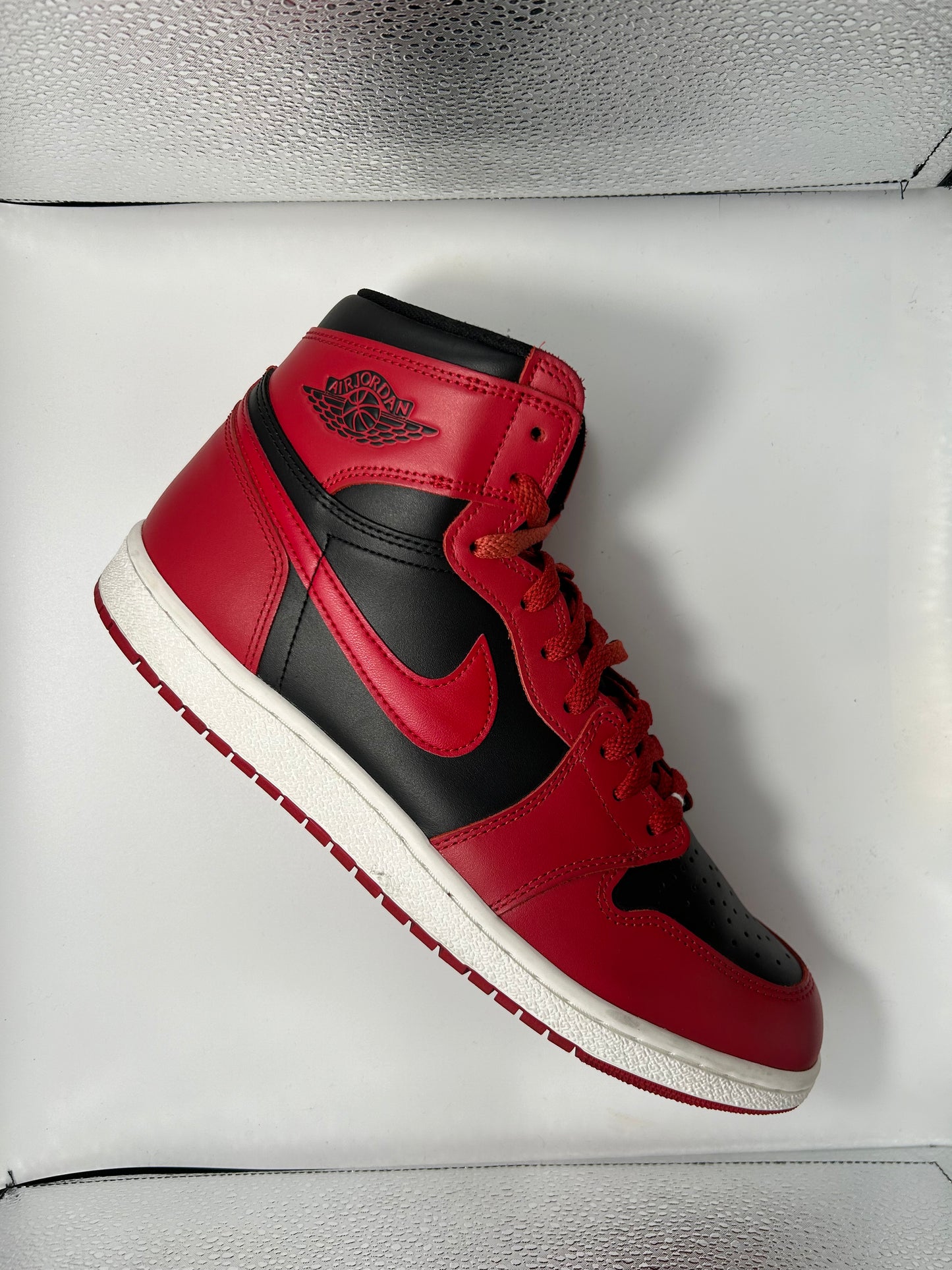 Jordan retro 1 high ‘85 “varsity red”