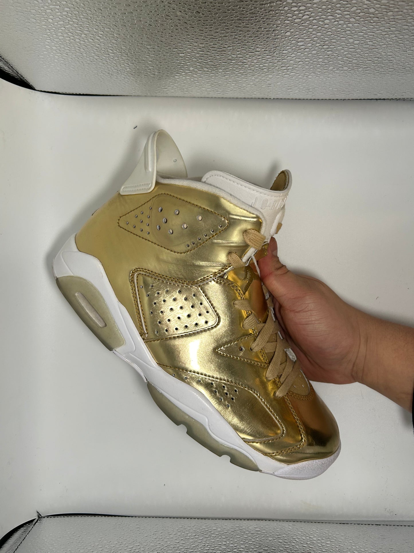 Jordan 6 “Pinnacle Metallic Gold”