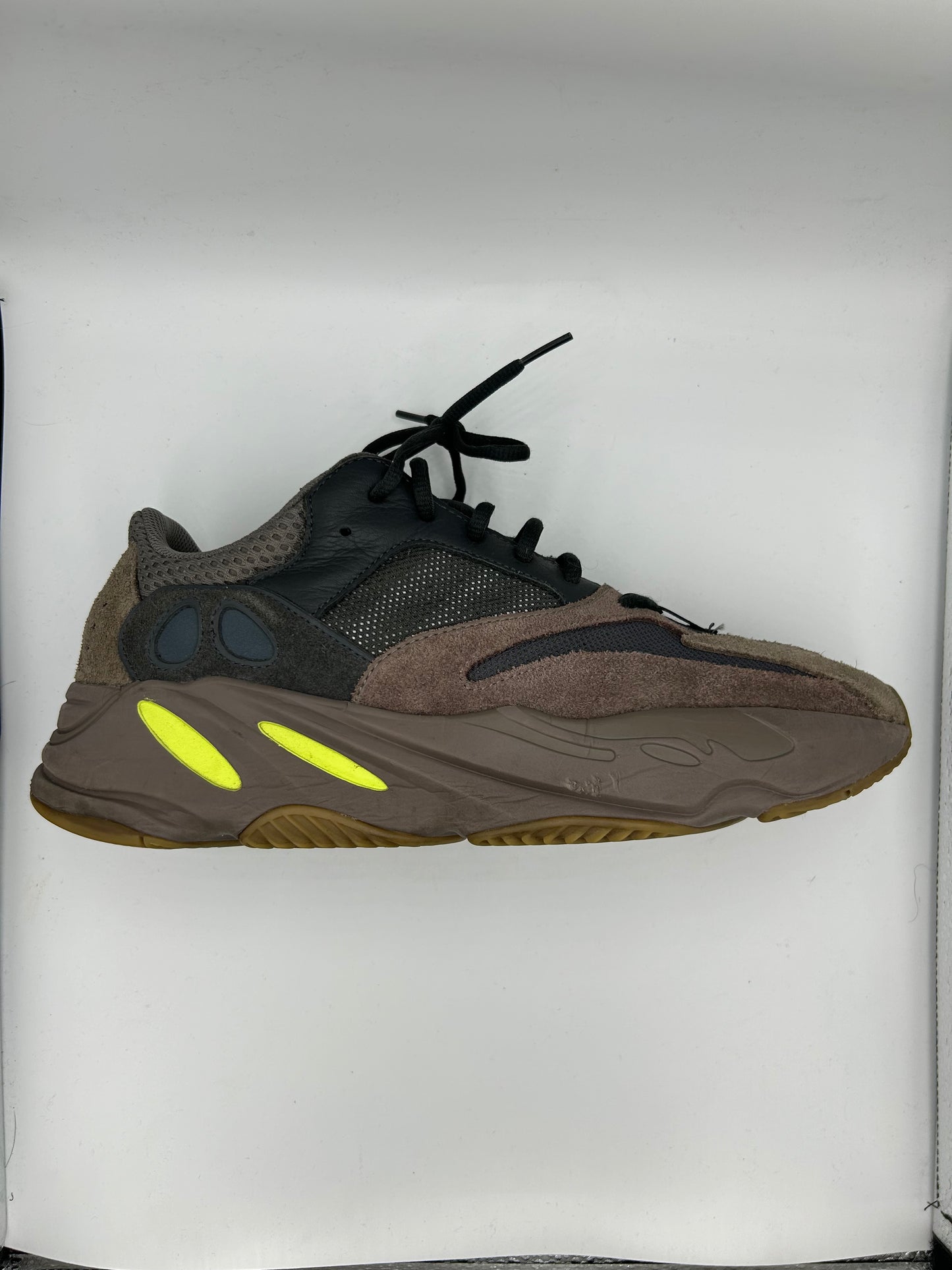 YEEZY 700 "MAUVE"