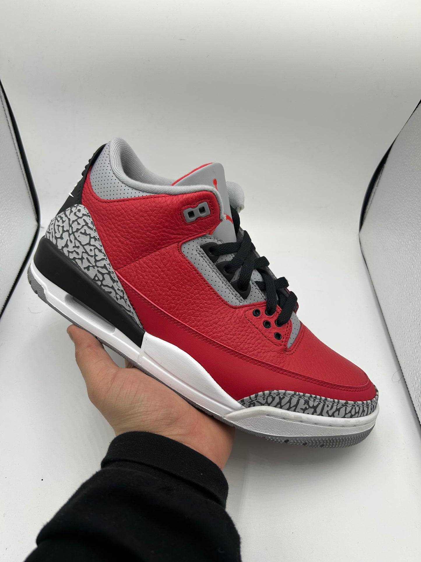 JORDAN 3 "RED CEMENT CHI"