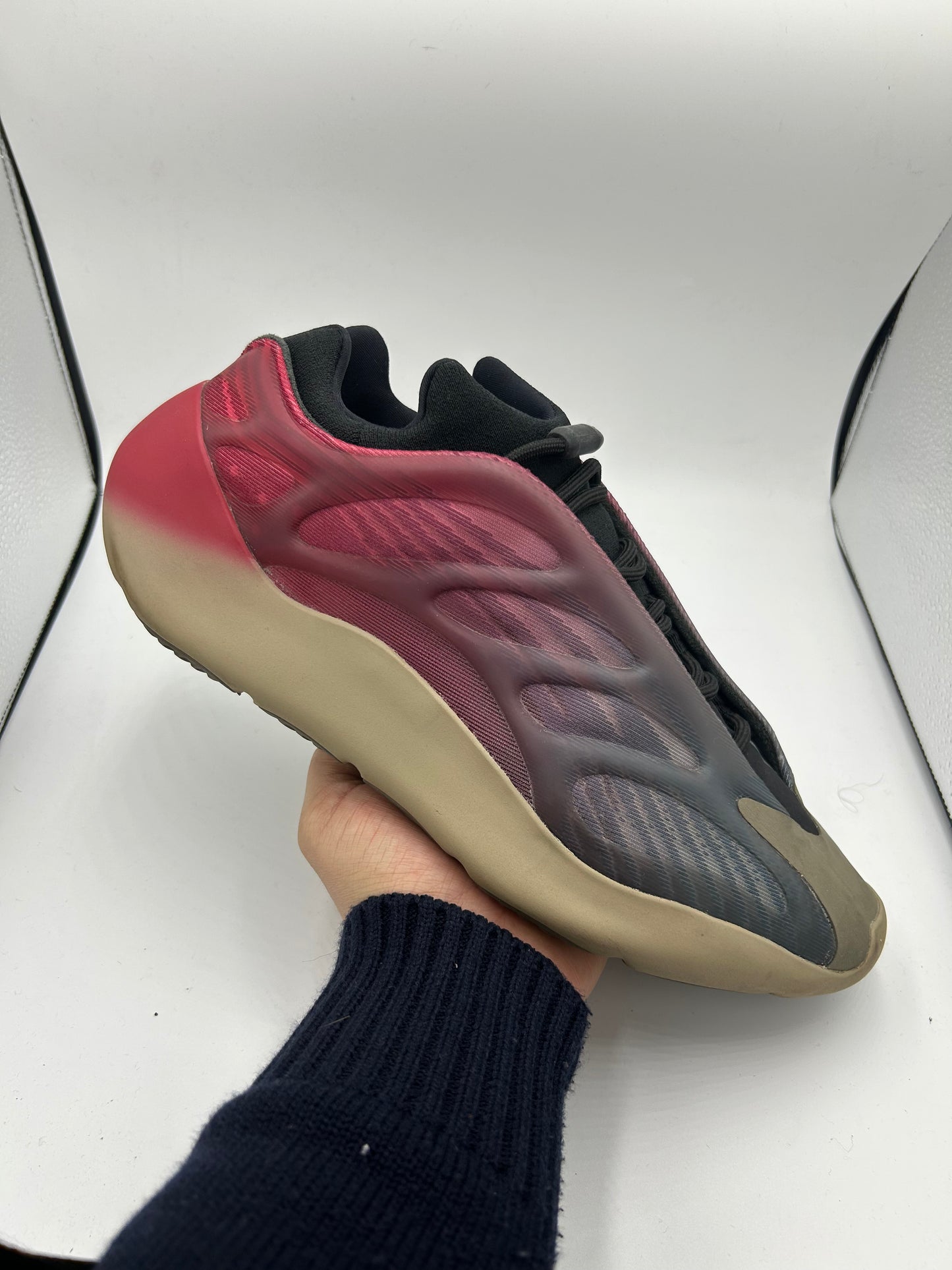 YEEZY 700 “FADED CARBON”