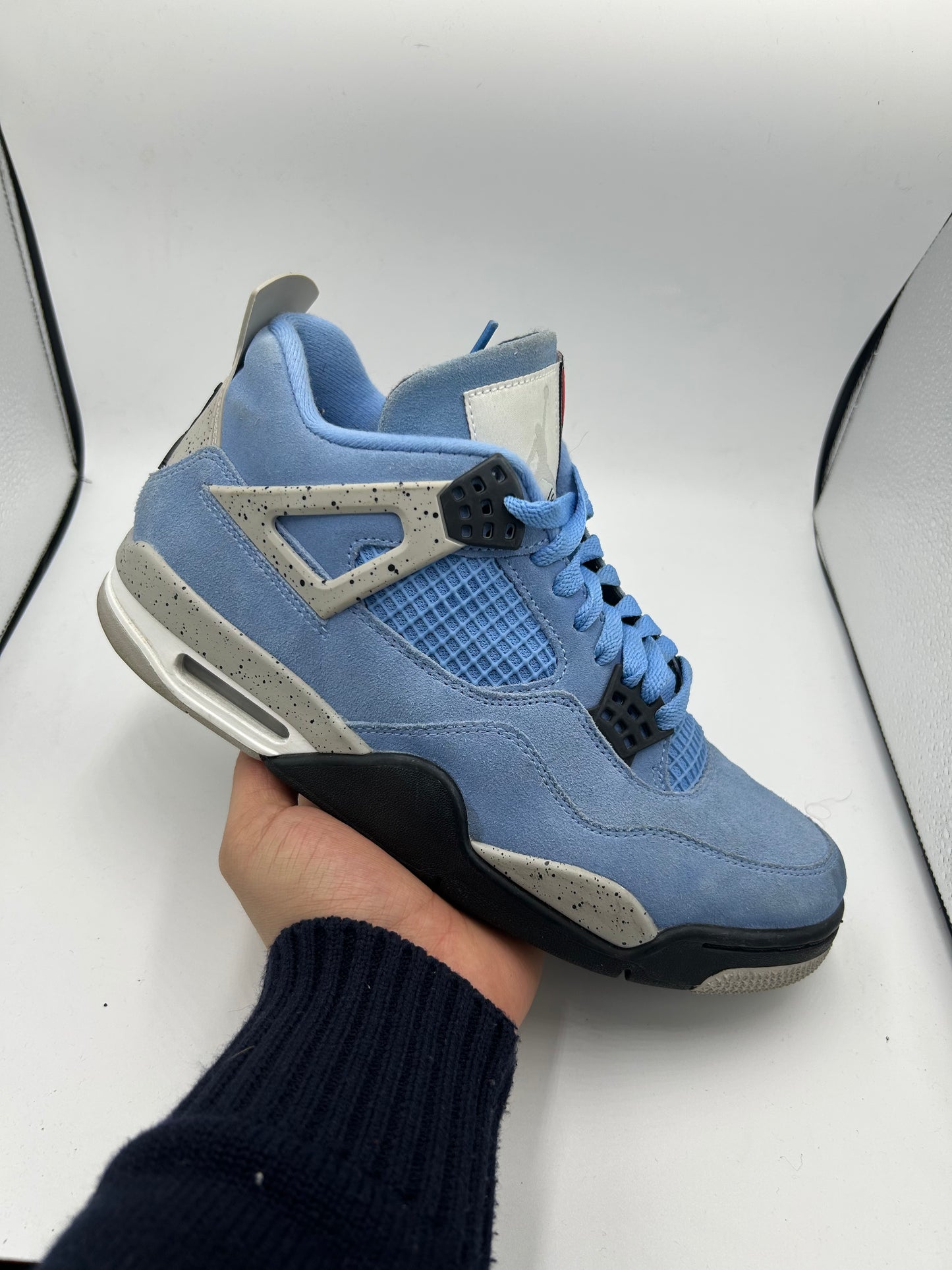 JORDAN 4 “UNC”