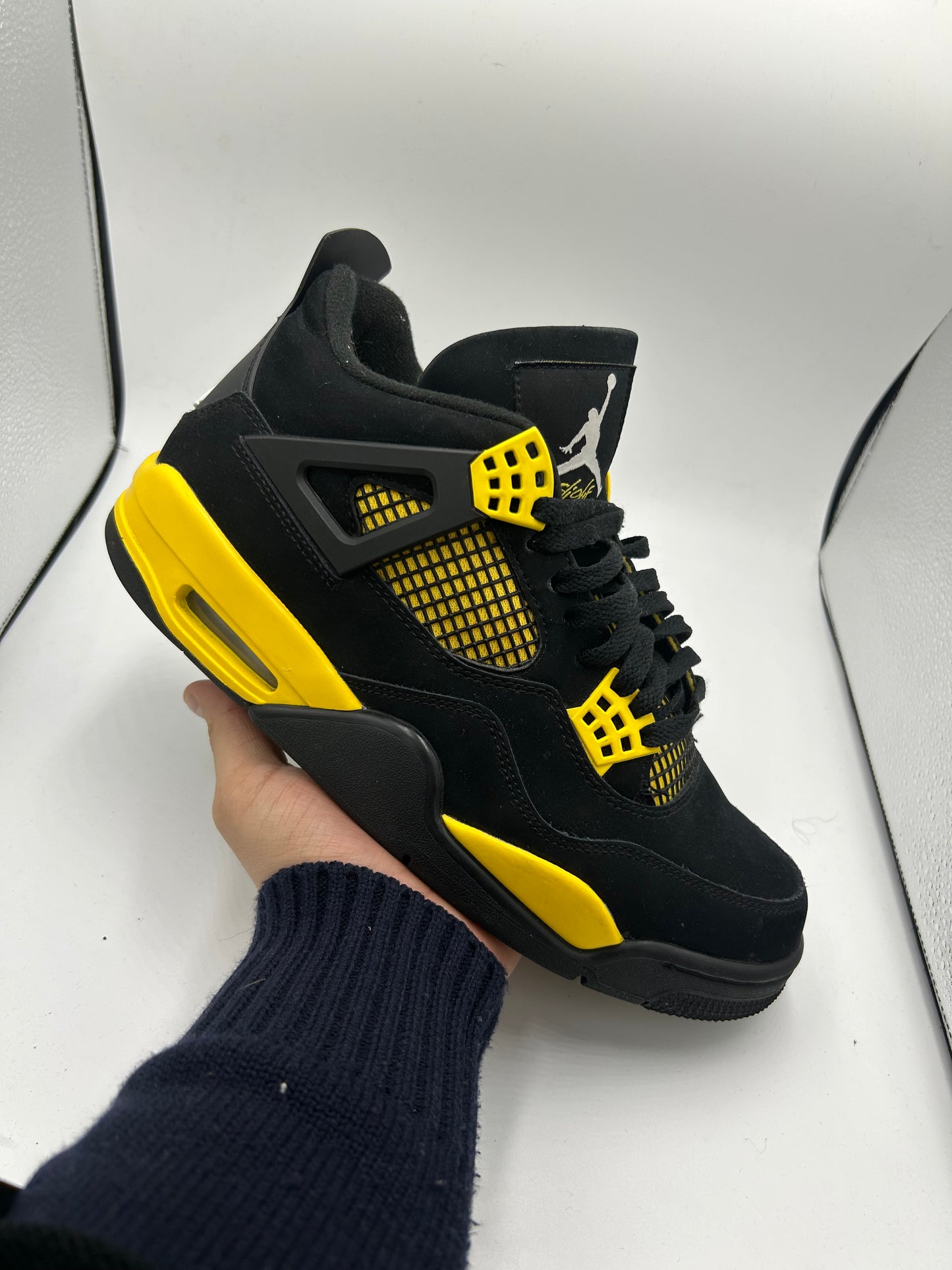 JORDAN 4 “THUNDER”